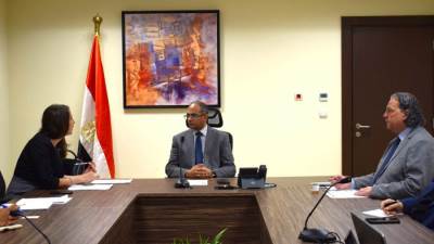 سيد إسماعيل يبحث مع البنك الدولي والوكالة الفرنسية فرص التعاون في مشروعات المياه والصرف