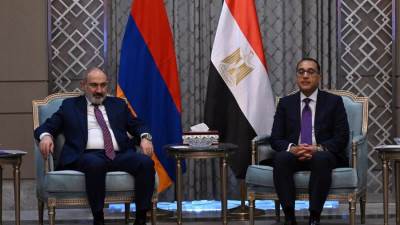 رئيس الوزراء يلتقي رئيس وزراء جمهورية أرمينيا والوفد المرافق له