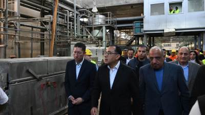 مدبولي يتفقد أعمال تطوير أحد أكبر مصانع إنتاج الفيبربوليستر بكفر الدوار