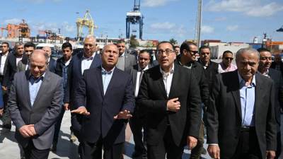 رئيس الوزراء يتفقد محطة "تحيا مصر" متعددة الأغراض بميناء الإسكندرية