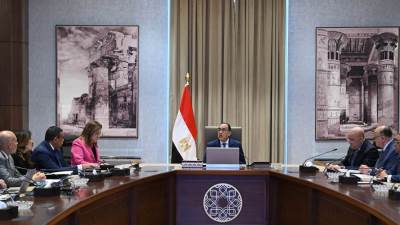 رئيس الوزراء يُتابع الموقف التنفيذي للمشروعات السكنية "بديل العشوائيات"