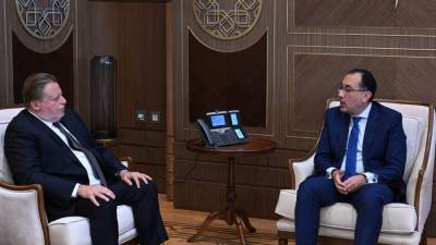 رئيس الوزراء يلتقى محافظ البنك المركزى لمتابعة عدد من الملفات