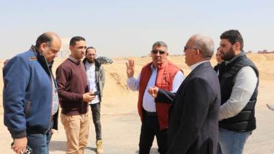 رئيس جهاز مدينة السادات يتفقد مشروعات رفع كفاءة الطرق والكهرباء بالمدينة