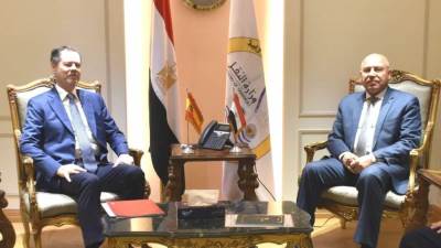 وزير النقل يبحث مع السفير الاسباني بالقاهرة لبحث سبل التعاون
