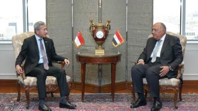 وزير الخارجية يستقبل وزير خارجية سنغافورة