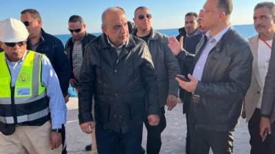 وزير قطاع الأعمال يتفقد شركة سيناء للمنجنيز بمدينة أبو زنيمة