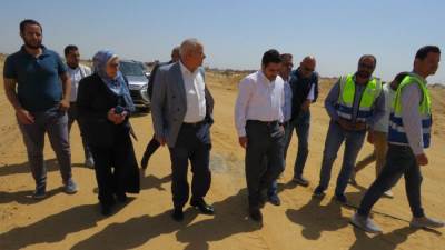 «بهجات وإسماعيل» يتابعان موقف مشروعات المرافق بالمناطق المضافة بالعبور الجديدة