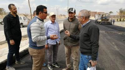 «عبد الجابر» يتفقد أعمال رفع كفاءة طرق منطقة الصناعات ببني سويف الجديدة