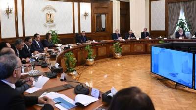 رئيس الوزراء يعقد اجتماعاً لاستعراض معايير إنشاء مناطق حرة خاصة جديدة