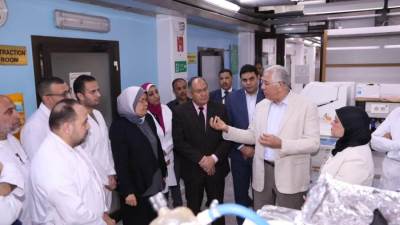 وزير الزراعة يتفقد معامل معهد الصحة الحيوانية ومتبقيات المبيدات