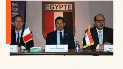 وزير الرياضة والسفير الفرنسي يشهدان مؤتمر صحفي بحضور رئيسا اللجنة الأوليمبية والبارالمبية