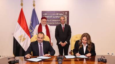 طلعت وعلى جمعه يشهدان توقيع مذكرة تفاهم بين وزارة الاتصالات ومصر الخير