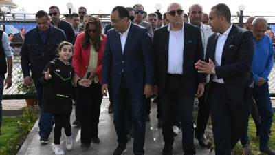 رئيس الوزراء يتفقد نادي وشاطئ "قادرون" لذوي الهمم بمدينة دمياط الجديدة