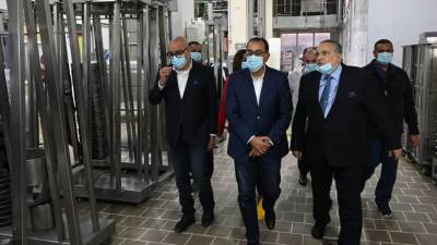 رئيس الوزراء يتفقد مصنع شركة عبد المنعم قتيلو وأبنائه لمنتجات الألبان