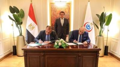 وزير الصحة يشهد توقيع اتفاقية تعاون مع جهاز التمثيل التجاري