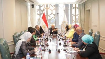 وزير التربية والتعليم يعقد اجتماعًا مع لجنة من قيادات الوزارة