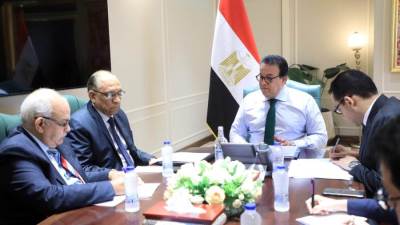 وزير الصحة يتابع آخر مستجدات المشروع القومي لتنمية الأسرة المصرية