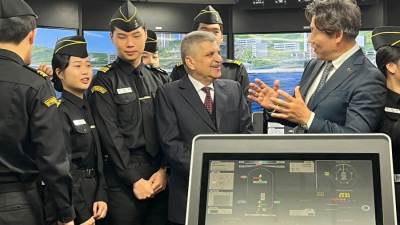 الفريق أسامة ربيع يبحث سبل تعزيز التعاون العلمي مع جامعة كوريا البحرية