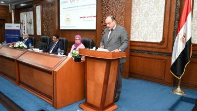 وزير التجارة يفتتح فعاليات حفل تسليم رخص وسجلات صناعية