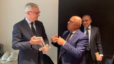 وزير النقل يوقع مع وزير الاقتصاد والمالية الفرنسي مد خارطة الطريق المبرمة