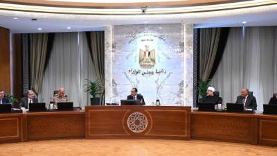 رئيس الوزراء يهنئ أبناء مصر الأقباط بمناسبة الاحتفال بعيد القيامة المجيد