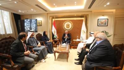 وزير التعليم العالي يبحث مع وفد جامعة الشارقة الإماراتي آليات التعاون المشترك