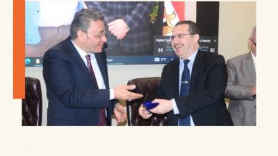 «بالحب استقبلوه».. قيادات هيئة المجتمعات العمرانية تحتفل بترقية الشوريجي نائبًا للشؤون التجارية والعقارية