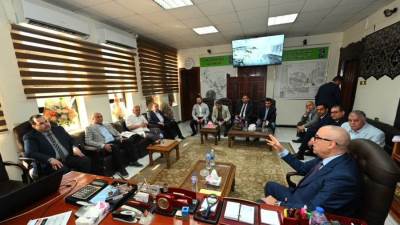 وزير الإسكان يعقد اجتماعا بمقر جهاز مدينة العاشر من رمضان