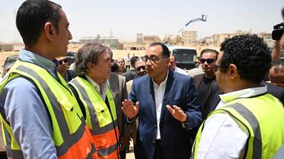 رئيس الوزراء يتفقد مشروع إنشاء مصنع "بوش" الألمانى للبوتاجازات في مصر