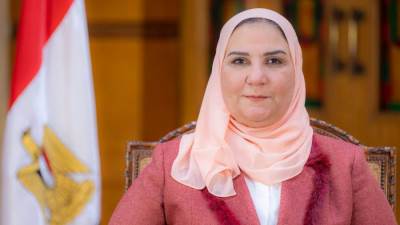 وزيرة التضامن الاجتماعي تستعرض الخدمات العلاجية للخط الساخن لصندوق مكافحة الإدمان