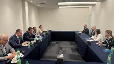 وزير الصحة يبحث مع نظيرته الأرمينية التعاون في مجال الصيدلة وصناعة الدواء