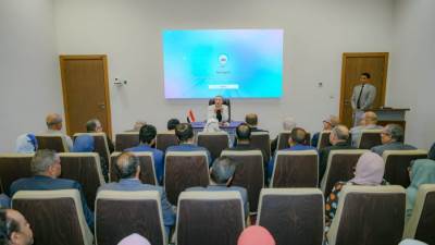 وزيرة البيئة تجتمع بالعاملين بجهاز تنظيم إدارة المخلفات