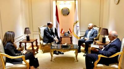 وزير النقل يلتقي سفير النمسا بالقاهرة ووفود 9 شركات نمساوية متخصصة في السكة الحديد