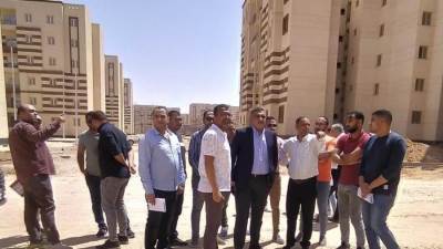 مسئولو الإسكان يتفقدون مشروعات المرافق والطرق بمدينة حدائق العاصمة