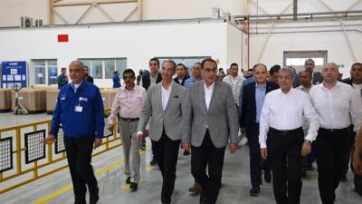 مدبولي يتفقد مجمع مصانع مجموعة العربي للغسالات