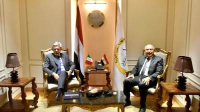 وزير النقل يبحث مع السفير الإيطالى مستجدات خط (رورو) بين مصر وإيطاليا