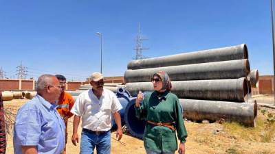 أسماء مخلوف تتفقد المنطقة الصناعية بعتاقة ورافع المياه المغذي للمنطقة