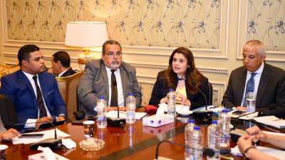 وزيرة الهجرة تعرض مشروع الموازنة العامة لوزارة الهجرة للعام المالي 2024/ 2025