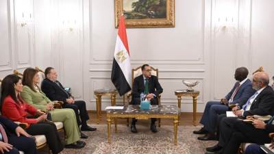 رئيس الوزراء يستعرض ملفات التعاون المشتركة مع نائب رئيس مجموعة البنك الدولي