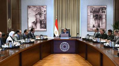 رئيس الوزراء يتابع موقف تنفيذ المرحلة الثانية من منظومة التأمين الصحي الشامل