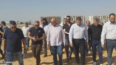 أحمد عمران يتابع سير العمل بمشروعات المرافق والطرق والخدمات بتوسعات الشيخ زايد