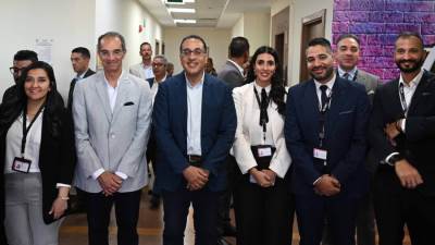 رئيس الوزراء يتفقد المنطقة التكنولوجية بمدينة برج العرب الجديدة