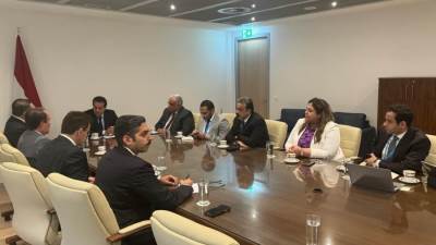 وزير الصحة يعقد اجتماعًا مع مسؤولي شركة جنرال إلكتريك