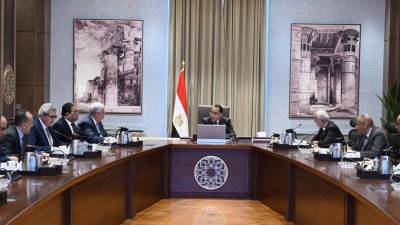 رئيس الوزراء يواصل مناقشة المقترحات الخاصة بتطوير مرحلة الثانوية العامة