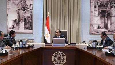 رئيس الوزراء يتابع مع وزير الشباب عددا من ملفات عمل الوزارة