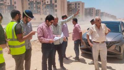 أحمد إسماعيل جبر يتفقد وحدات سكن لكل المصريين بالحي الـ13