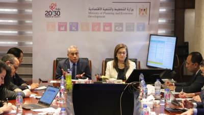 وزيرة التخطيط تلتقي وزير العمل لبحث الملفات المشتركة وآليات تطبيق الحد الأدني للأجور