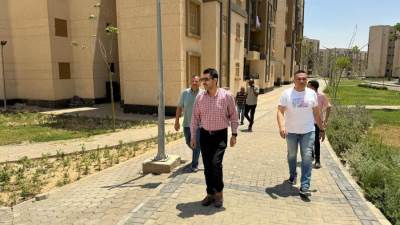 أحمد إسماعيل يتابع سير العمل بالمشروعات الجاري تنفيذها بالعبور الجديدة