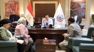 وزير الصحة يعقد اجتماعاً لمناقشة تطوير مستشفى جراحات اليوم الواحد بمرسى علم