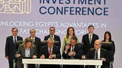 رئيس الوزراء يشهد توقيع اتفاقية دراسة جدوى لتصنيع السيارات بشرق بورسعيد